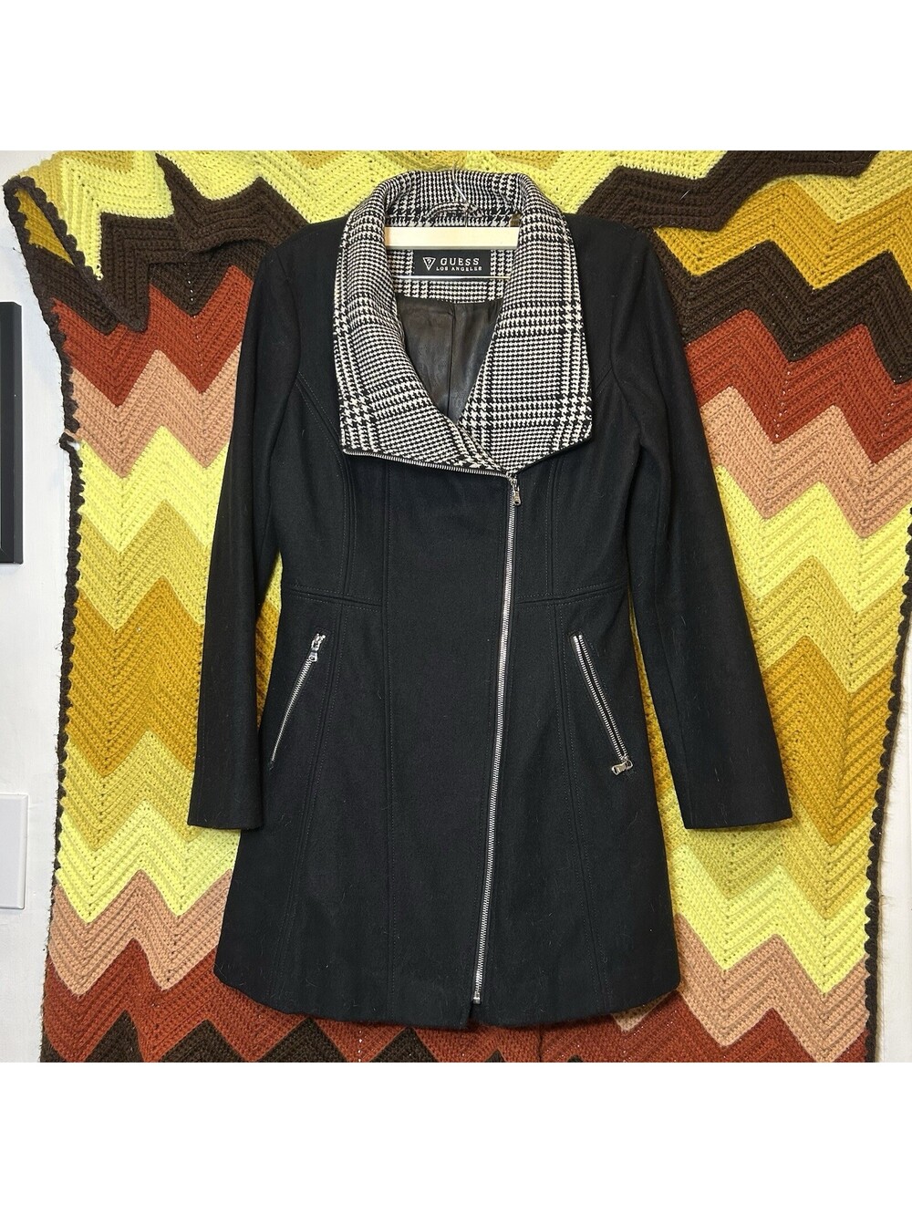 Guess Wool Blend Black Houndstooth Fit & Flare Asymmetrical Sz M Panel Detail